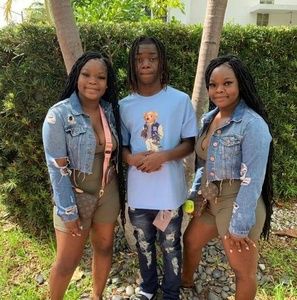 Meet your Posher, April